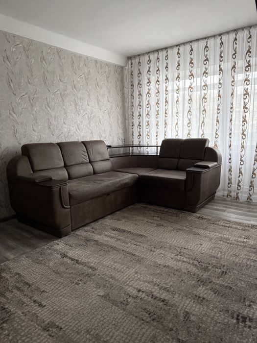 Здам подобово 3-кімнатну картиру.