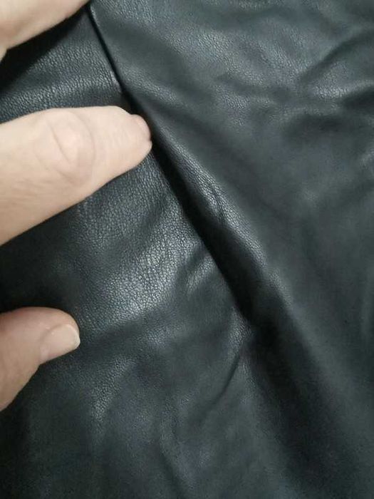 Calções pretos em ecopele para rapariga