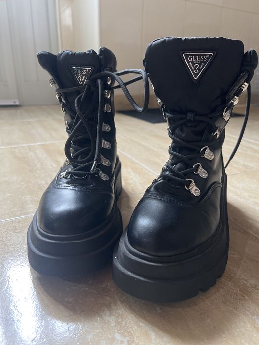 Botas GUESS pretas