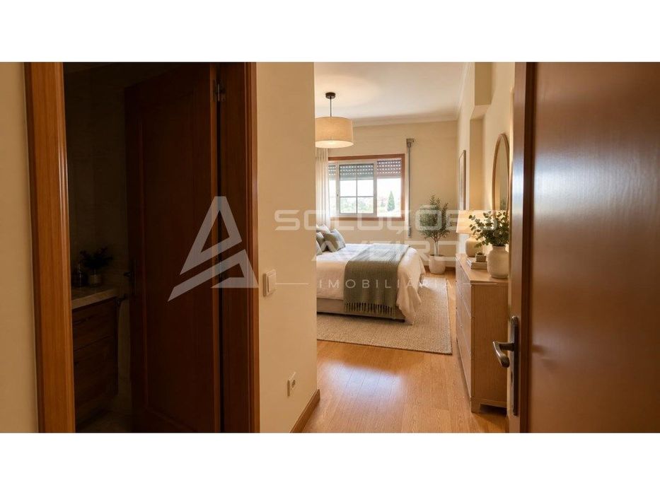 Apartamento T3 com terraço e garagem fechada a 5min das praias!