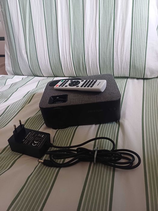 Projetor Portátil PRIXTON Lumiere de 5.000 Lumens