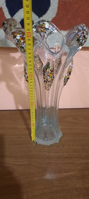 Величезна й розкішна ваза, гутне скло; Старинная ваза выдувное стекло