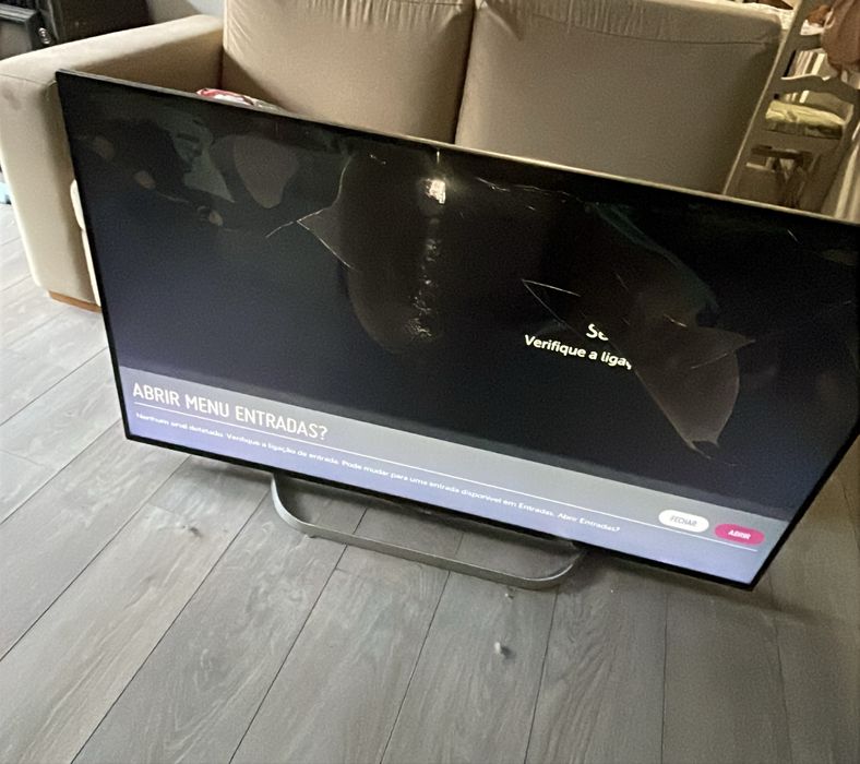 Tv LG 55° tela partida