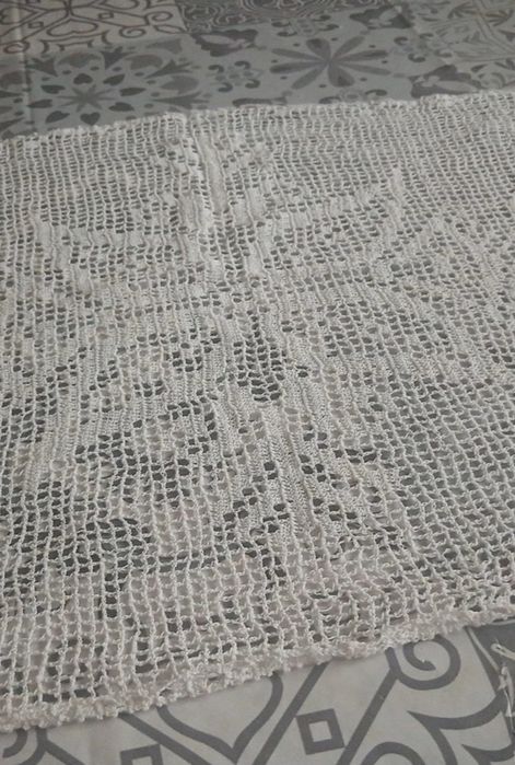 Naperon antigo de renda feita à mão