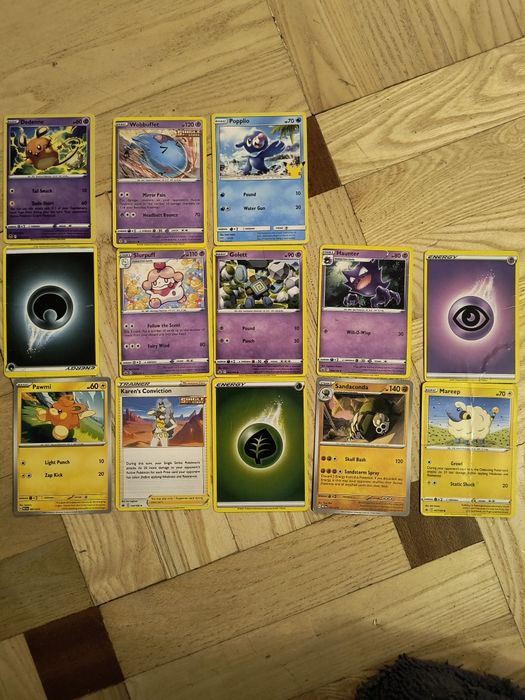 mix kart promocyjnych z McDonald's oraz rzadkich kart typu Ultra Rare