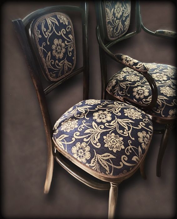 Комплект з двох стільців та двох крісел Венських після реставрації !