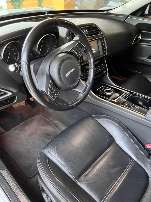 Jaguar XE 2.0D 180cv