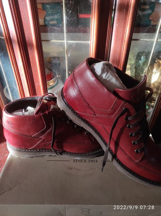 Продам ботинки демисезоные