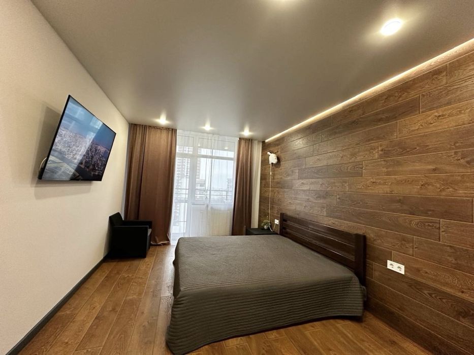 Оренда 3-кімнатної квартири в ЖК Варшавський. Олеся 4б. Генератор