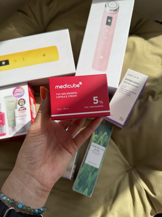 Косметологічний пристрій Medicube age-r booster pro yellow