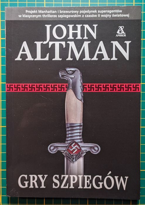 "Gry szpiegów" John Altman