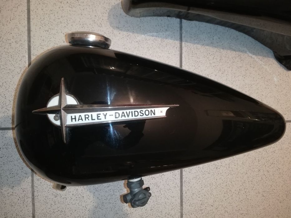 Depósitos Harley Davidson Softail retro