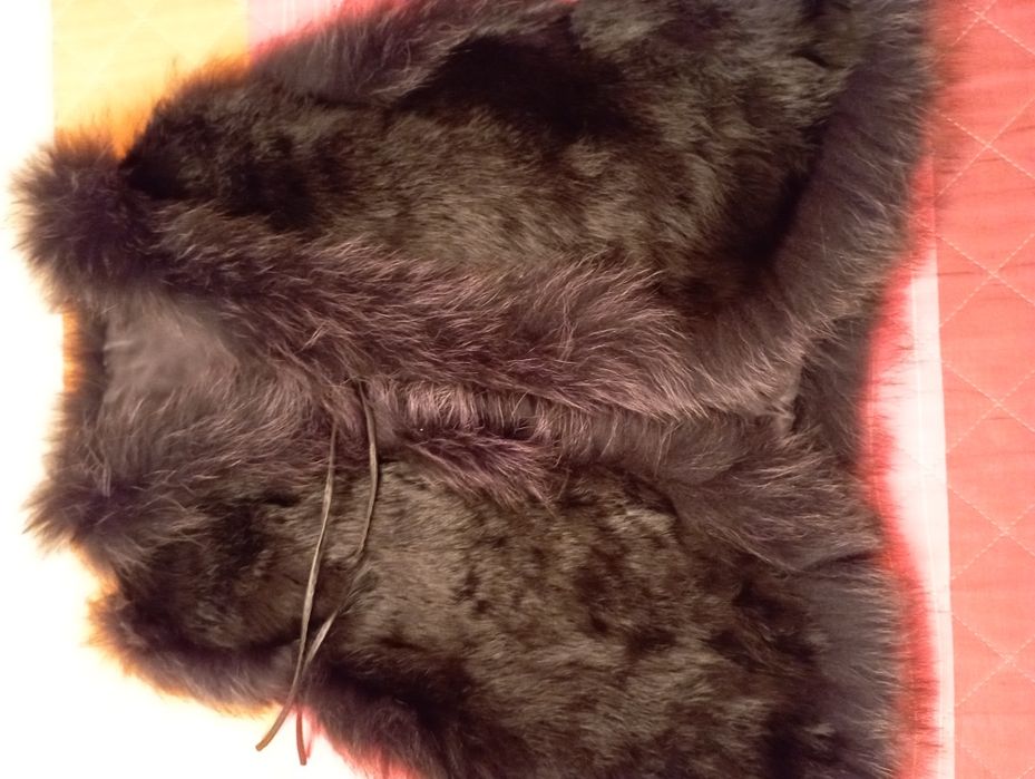 Colete de pêlo preto