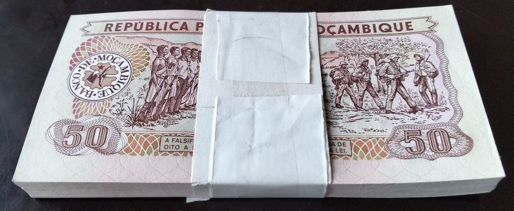 Maço Completo 100 Notas 50 Meticais 1980 Moçambique Novas UNCs