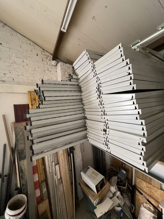 Prateleiras/ moveis metálicas