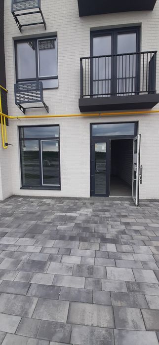 Здам в оренду (або продам)фасадне приміщення в жк Молодість(Ірпінь)