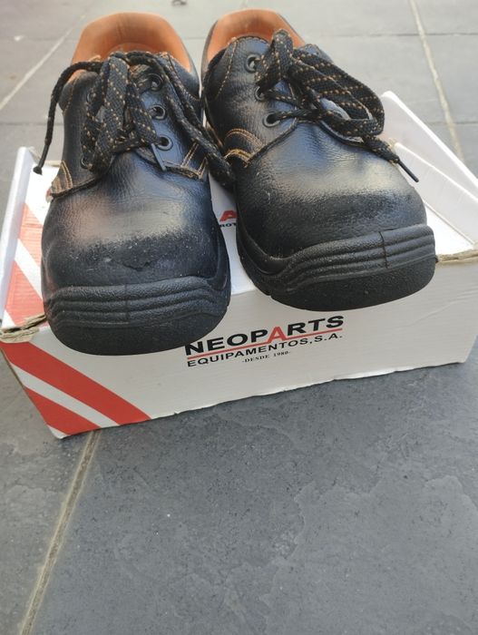 Sapatos de biqueira de aço 40