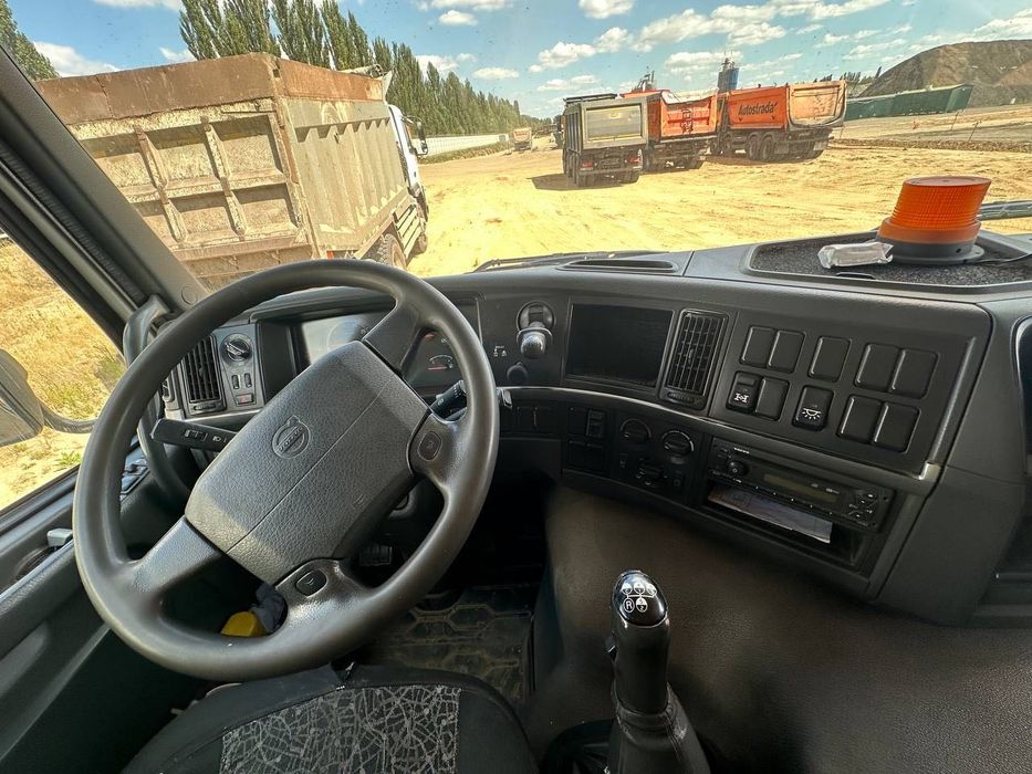 Самоскид Volvo FMX