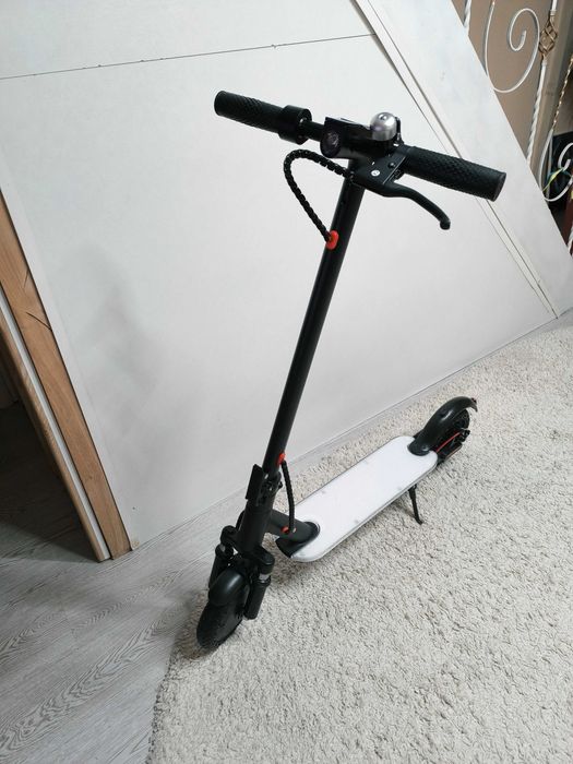 Электросамокат E-Scooter