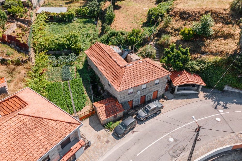 Moradia T3 para Restauro c/ Terreno