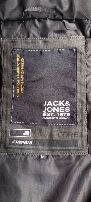 Blusão preto Jack e Jones