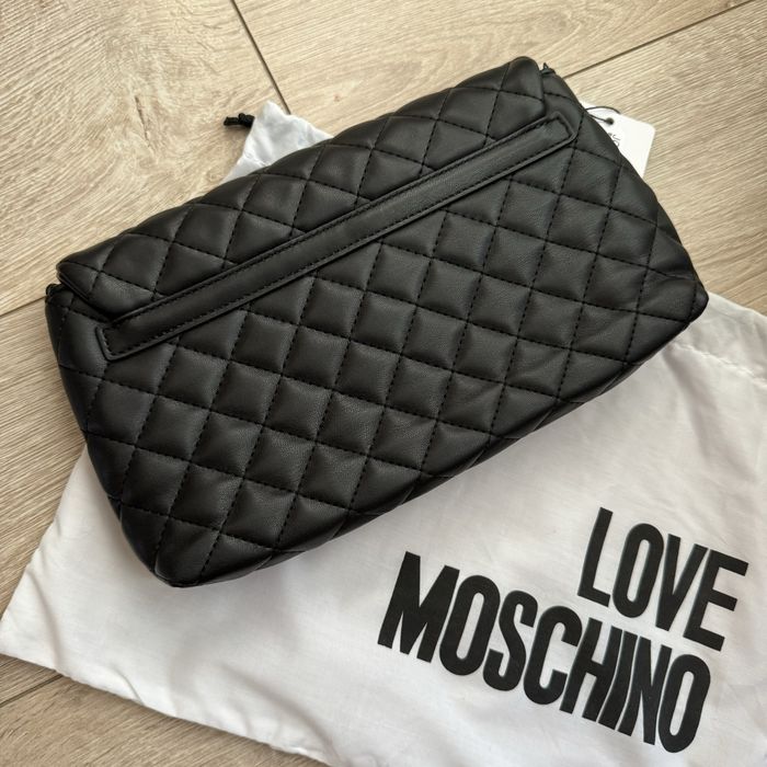 Клатч черный MOSCHINO