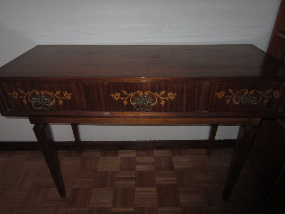 Mobília Nórdica- Cama, Móveis, Mesa de Cabeceira