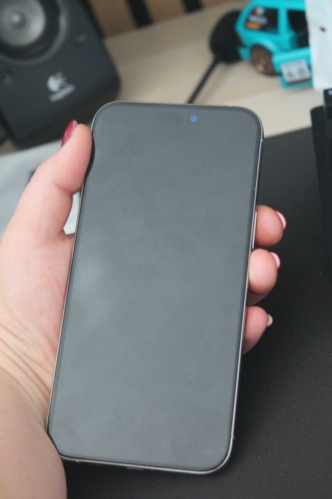 Iphone 15 pro max como novo