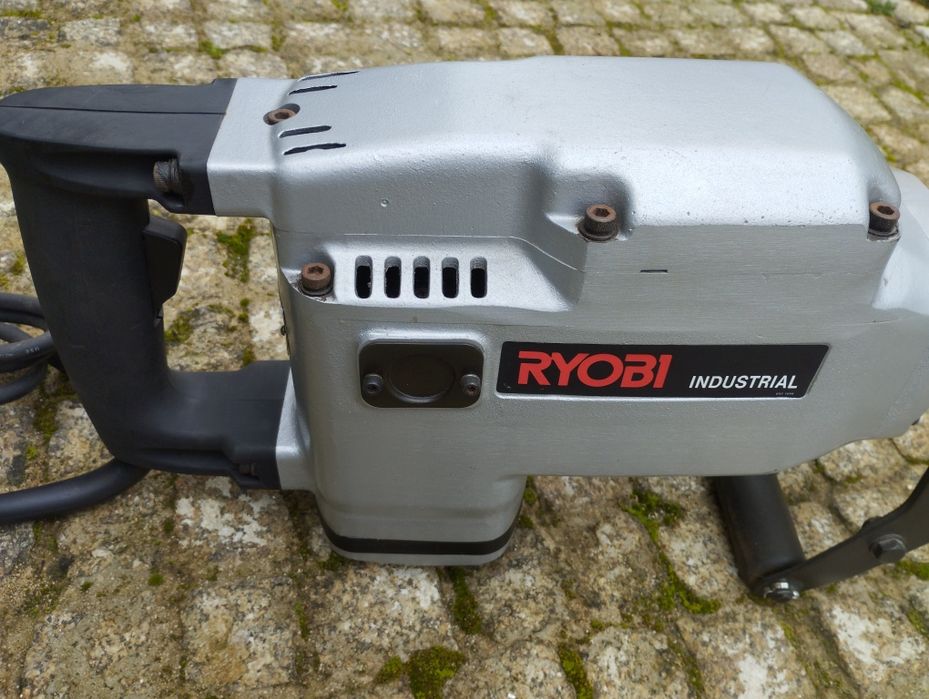Martelo demolidor ryobi CH 500 P