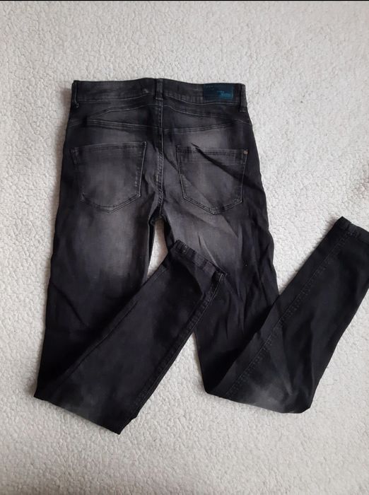 Bershka spodnie jegginsy r. 34 skinny