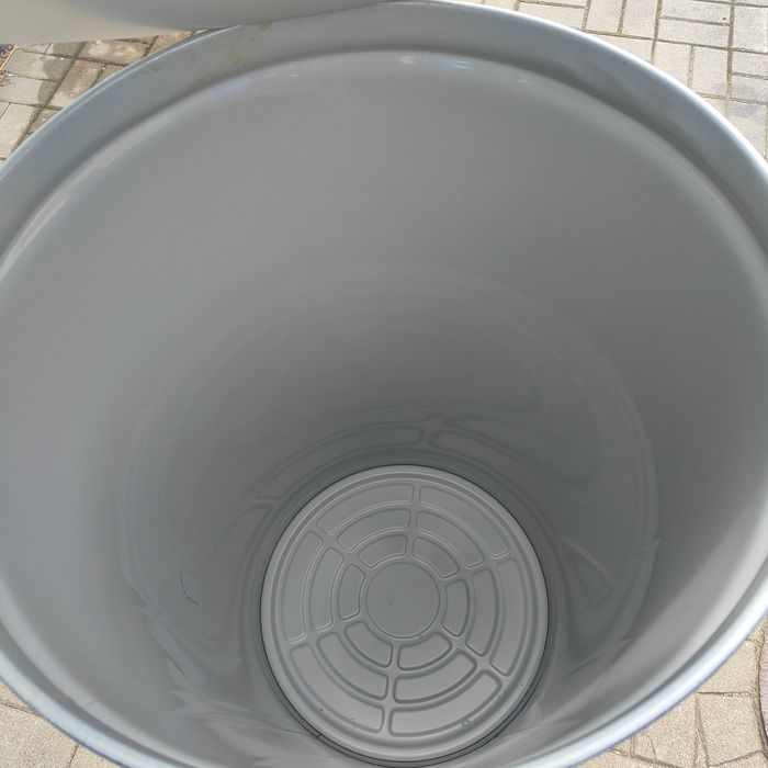 Beczki 200 litrowe metalowe