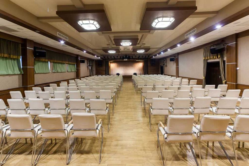 Здаємо в оренду Актову залу!