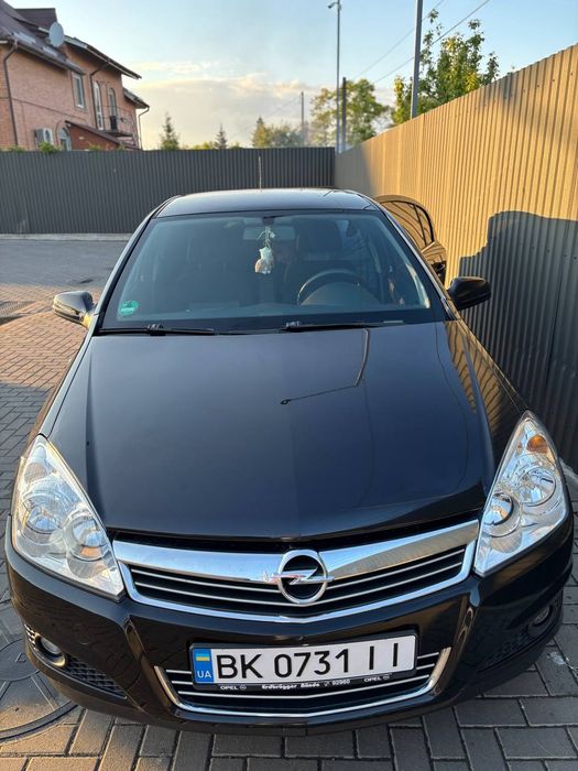 Opel Astra H/FL 3 2009 sedan 1.6 mpi