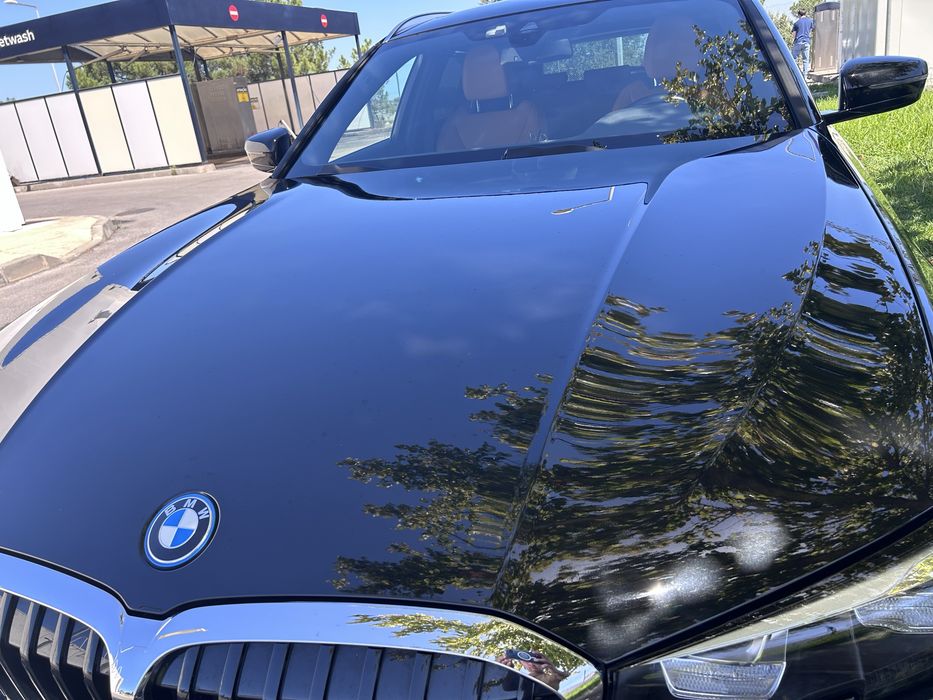 Carrinha em cor preta