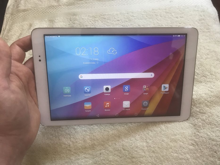 Звонящий планшет Huawei MediaPad T1. 16 GB. 10 дюймов