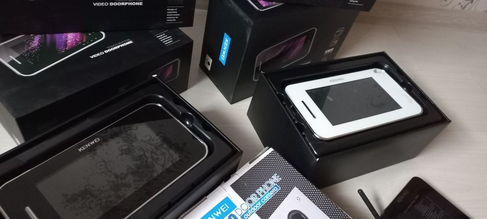 Videodomofon 4monitory otwieranie telefonem jak nowy dwurodzinny