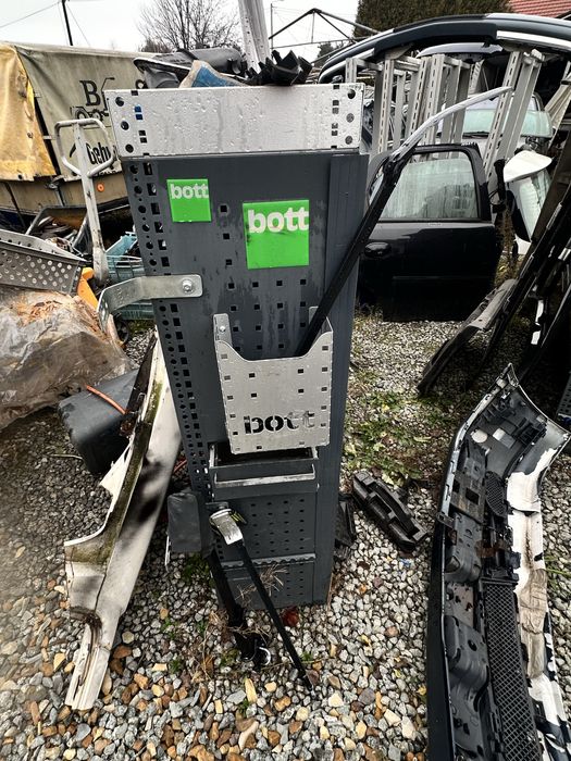 Zabudowa warsztatowa regały imadło  trafic vivaro t5  sprinter crafter