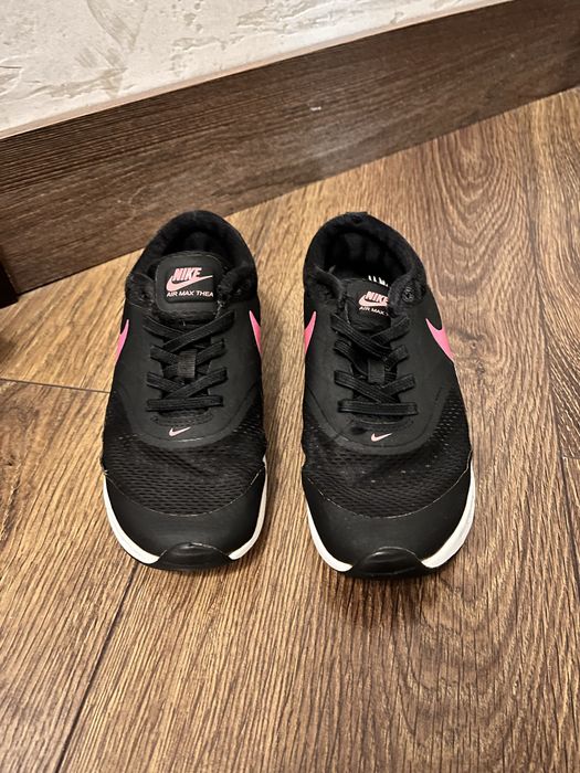 Кросівки Nike для дівчинки