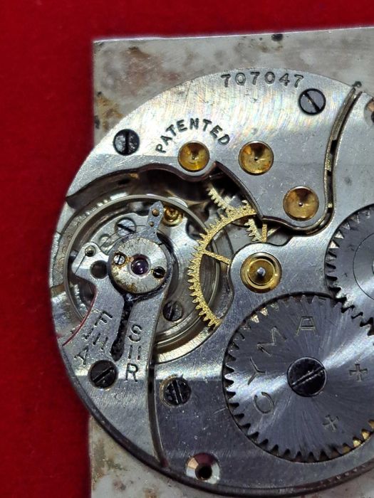 CYMA Tunneau Curvex, relógio de pulso para homem