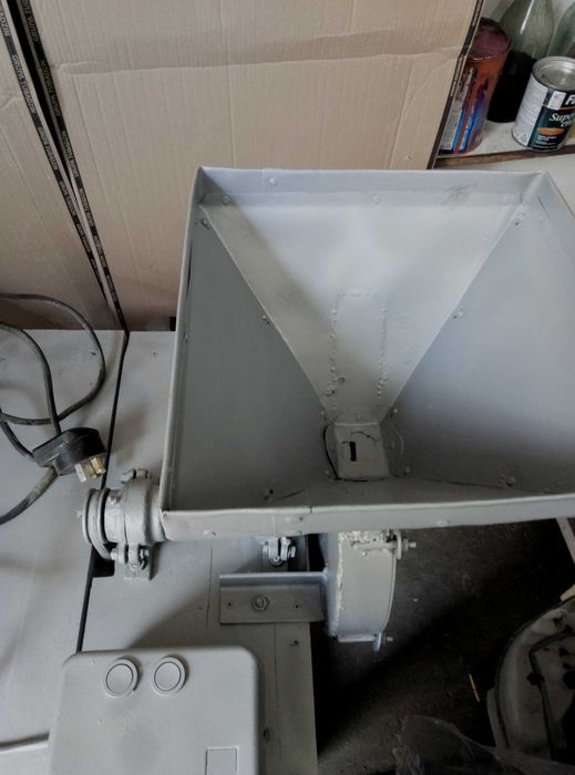 Зернодробілка  господарська