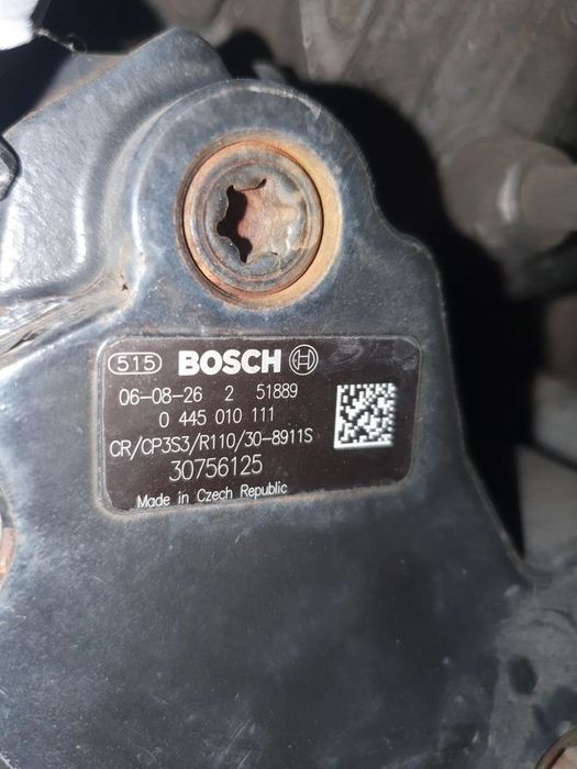 pompa wtryskowa volvo 2,4 d5 0445010111