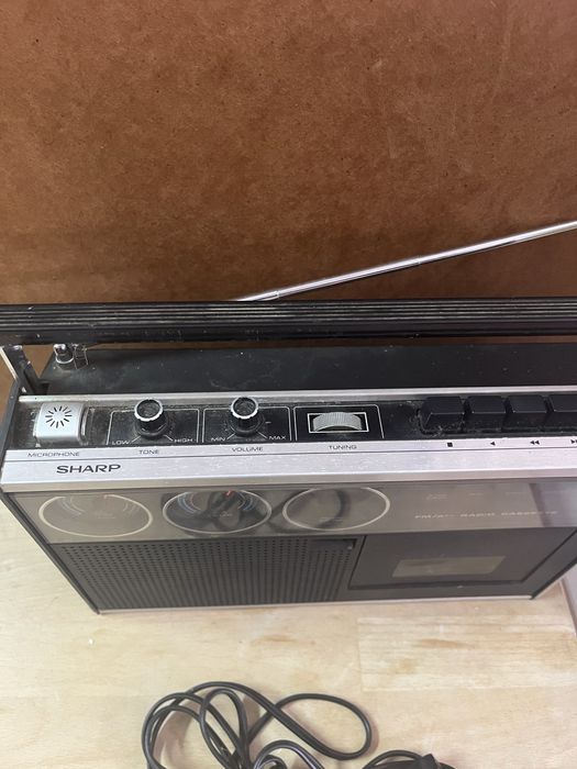 Radio gravador SHARP