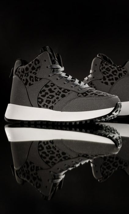 Зимові жіночі кросівки. Розпродаж.