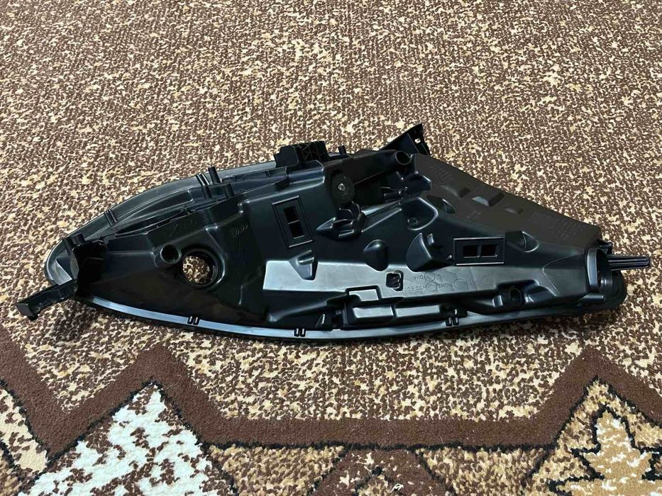 Корпус фари до Tesla Model 3, Model Y