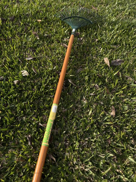 Ancinho de jardim - novo