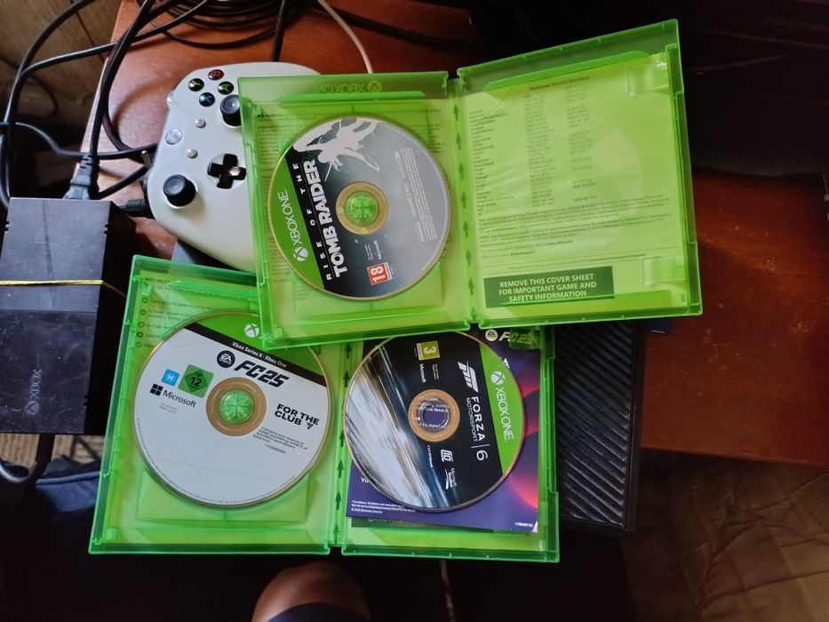 Продаж /обмін /торг Xbox one fat 500gb обмен на фотоаппарат/ продаж