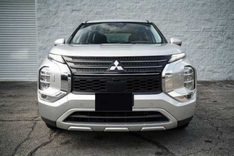 2023 Mitsubishi Outlander PHEV SE