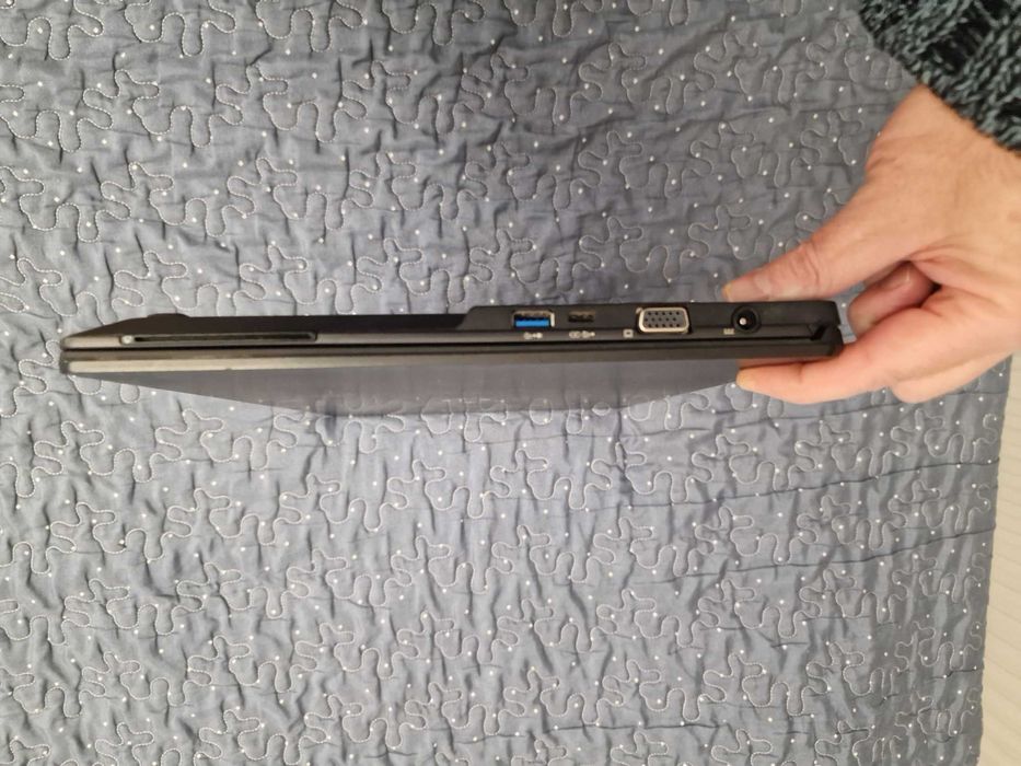 Fujitsu 15 U757/Full IPS/Core™i7 7600U/8DDR4/256SSD/Intel HD620 2GB