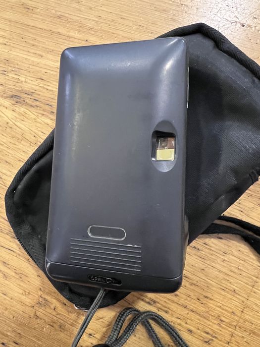 Câmara Analógica Minolta Riva Mini AF - Lente 34mm f/3.5