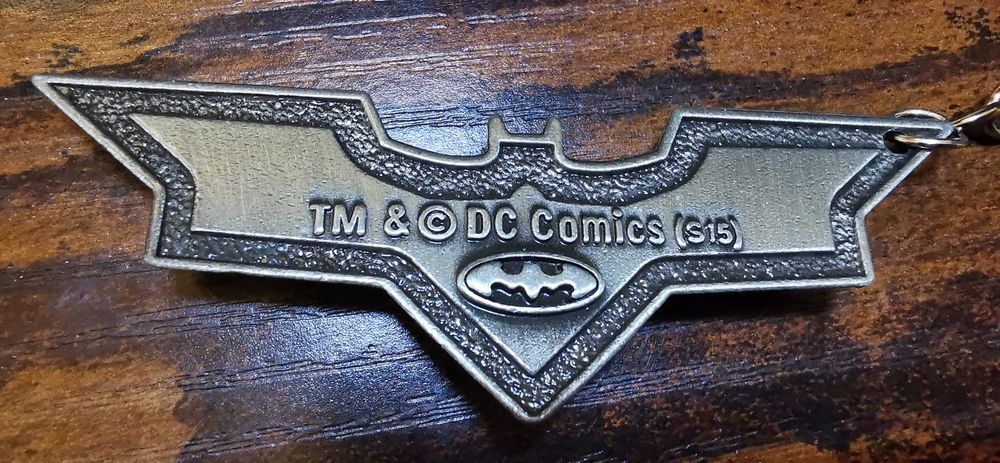 Brelok batman wypukły srebrny metalowy